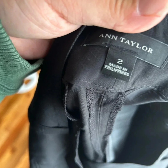 ANN TAYLOR CROPPED BLACK LINEN BLEND TROUSERS - Picture 3 of 4
